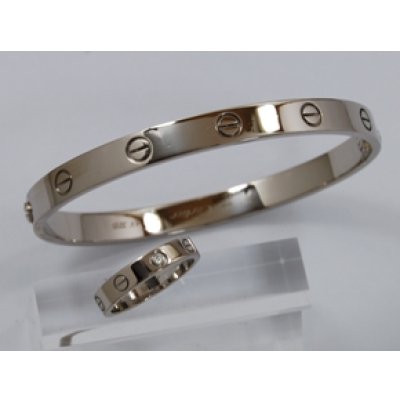 画像1: ホワイトゴールドラブブレスネジ加工、ホワイトゴールドダイヤ入りラブリングクリーニング加工例