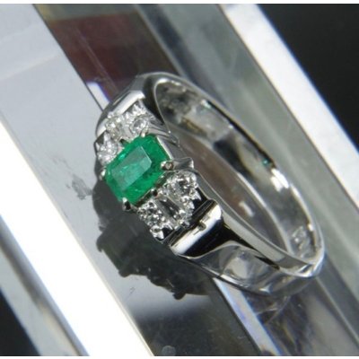 画像2: プラチナ・エメラルドリングの高さを低く