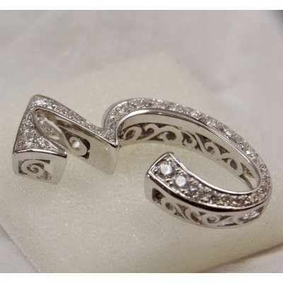 画像9: K18WGダイヤ入りペンダントのバチカン加工