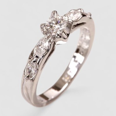 画像3: 【オーダー制作例】お母様のダイヤリング2本をリフォームした婚約指輪