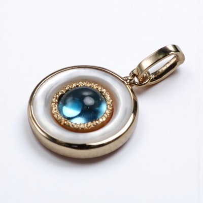 画像2: K18 ブルートパーズ×白蝶貝 デザインペンダント