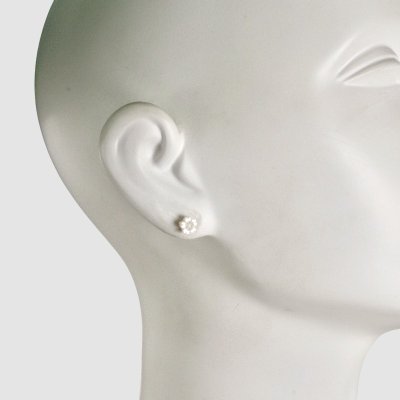 画像6: 白サンゴ 桜フラワー チタンピアス