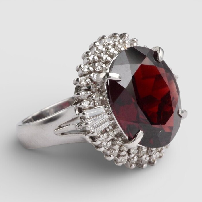 眠ったままの宝石を、再び輝かせるジュエリーリフォーム｜事例と流れ