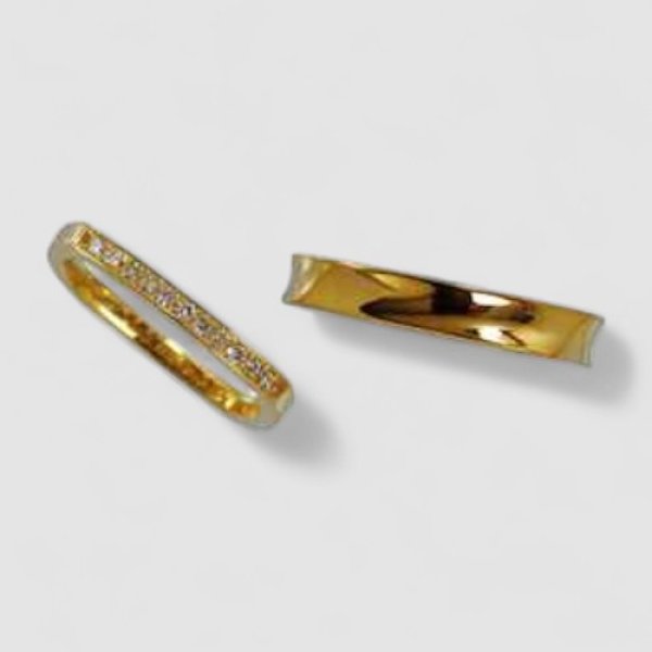 画像2: 【オーダー制作例】K18ゴールド 変形スクエアのマリッジリング (2)