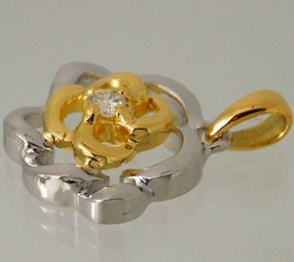 画像2: 【オーダー制作例】Pt900/K18ダイヤ入り花モチーフペンダント (2)