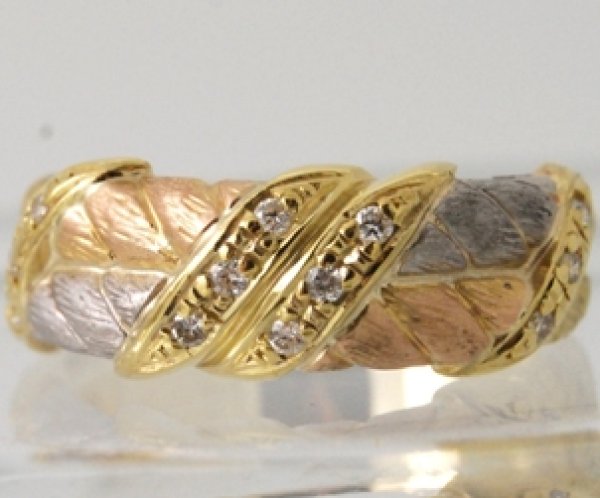 画像7: K18、Pt900スリーカラーダイヤ入りファッションリングクリーニング (7)