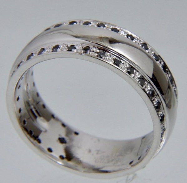 画像3: K18ホワイトゴールド・ブラックダイヤモンド入りリングのサイズ直し (3)