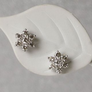 K18WG フラワーダイヤモンドピアス01 ◇ベル宝飾オンラインショップ ◇