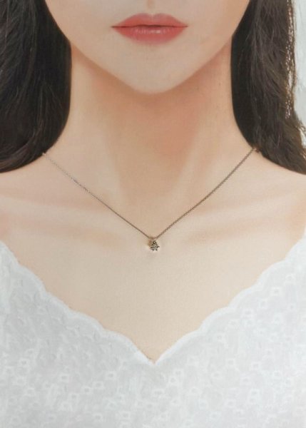 画像8: K18WG フラワーダイヤモンドペンダントネックレス02 (8)