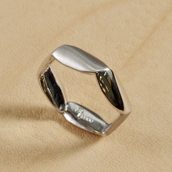 画像3: Pt900六角形オリジナルデザインリング (3)