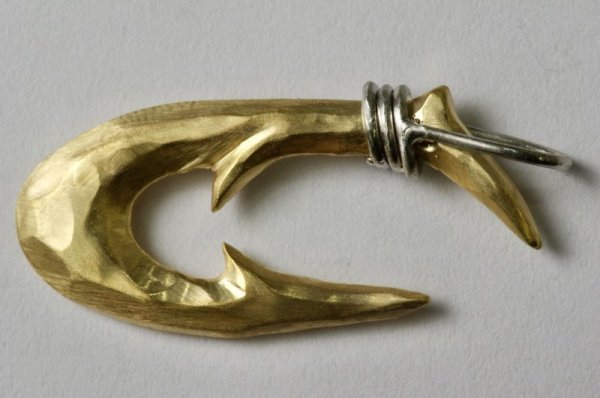 画像12: Pt900/K18 縄文釣り針 大 ペンダント (12)