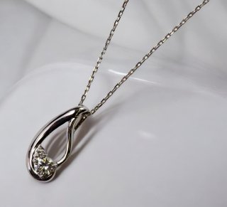 プラチナ1粒ダイヤモンドペンダントネックレスのバチカン交換