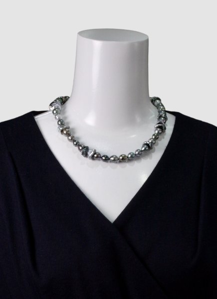 画像2: 黒蝶バロックパール×黒蝶ケシパールネックレス (2)