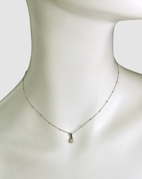 画像2: K18WG フラワーダイヤモンドペンダントネックレス01 (2)