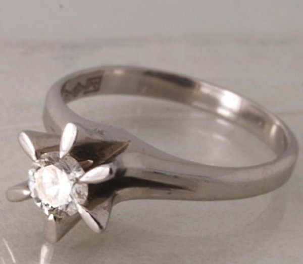 画像2: ダイヤ立て爪リング（指輪）、ダイヤファッションリングで1本のダイヤリングにリフォーム (2)