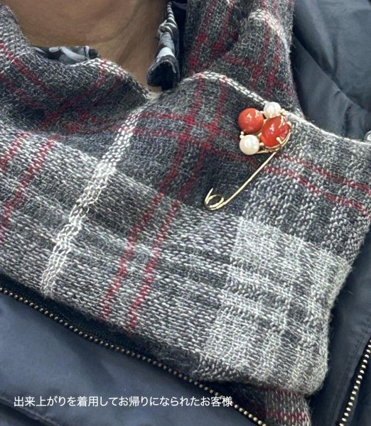 画像12: 【オーダー制作例】思い出の品をまとめてK18安全ピン型ブローチへ (12)