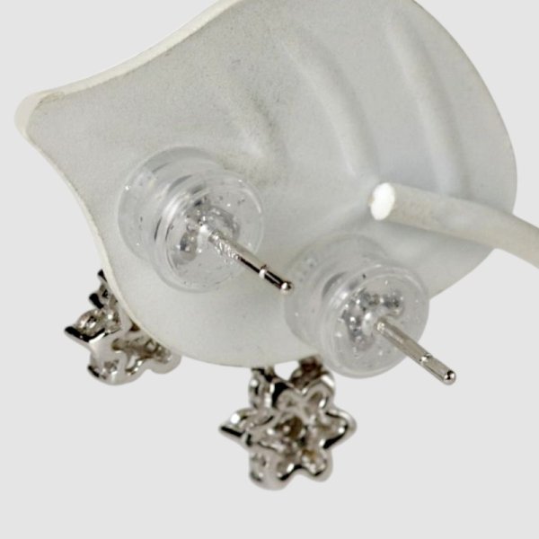 画像4: K18WG フラワーダイヤモンドピアス（ブラ） (4)