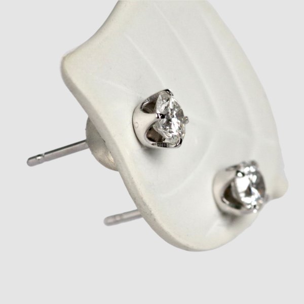 画像2: Pt900ダイヤモンドピアス (2)