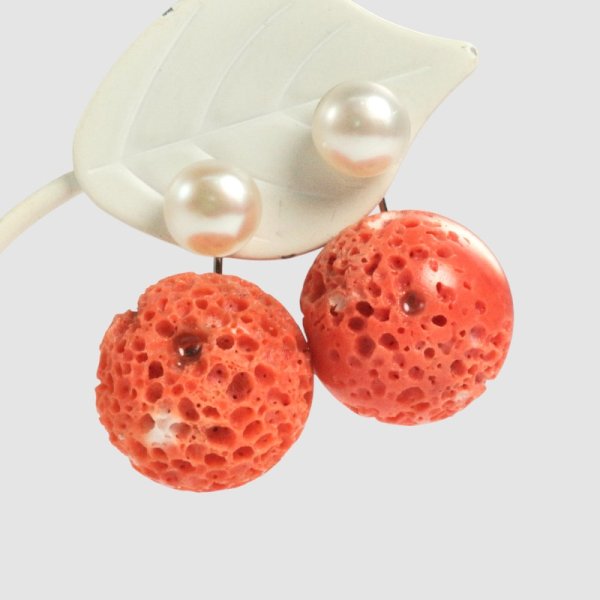 画像1: チタン&ステンレス す玉サンゴ×淡水パール 2wayピアス (1)