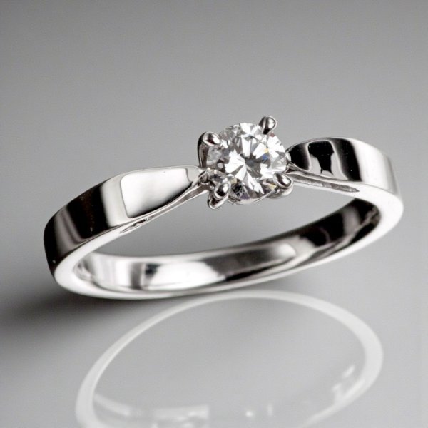 画像4: 【リフォーム例】立爪リングを世代を超えて愛されるシンプルリングへ (4)