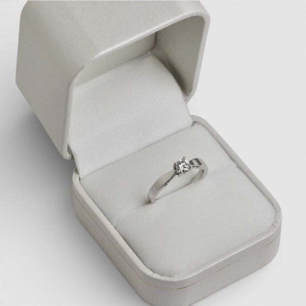 画像7: 【リフォーム例】立爪リングを世代を超えて愛されるシンプルリングへ (7)