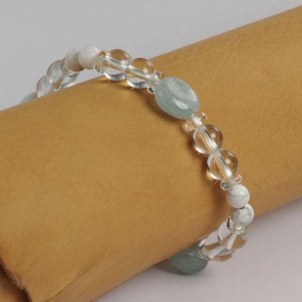 画像4: アクアマリン・ハウライト&水晶 ブレスレット (4)